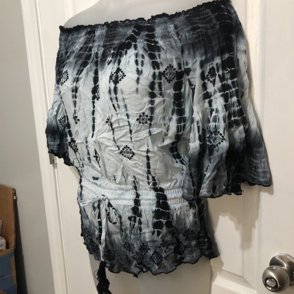 Bathing suit coverup - Picture 3 of 8